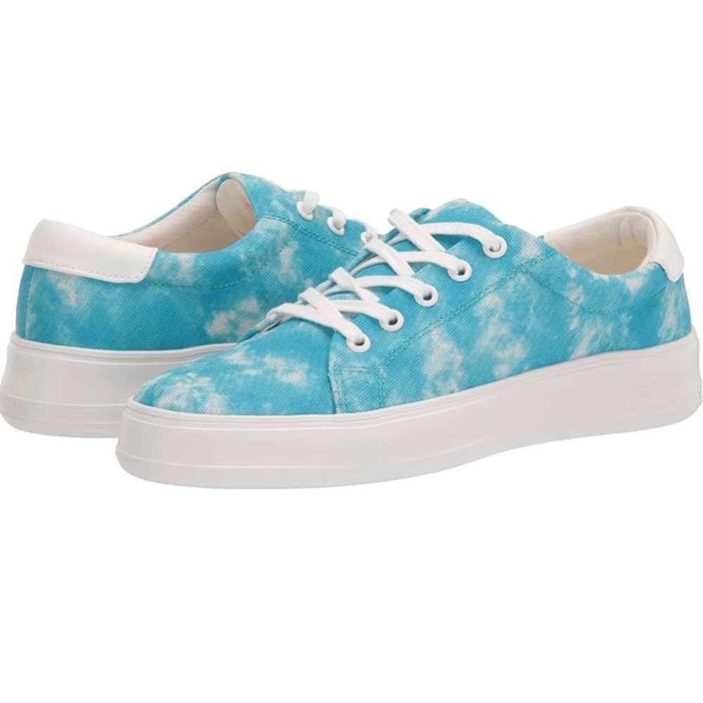 NWT Dearfoams || Blue Tie Dye Sneakers || Size 8.5
